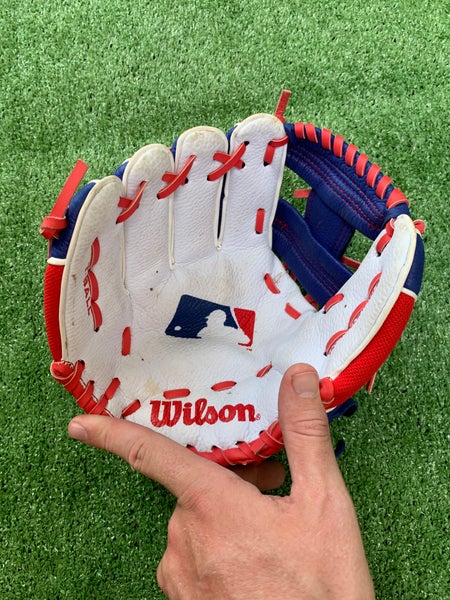 Wilson A0200 New York Yankees Baseball Gloves, 10
