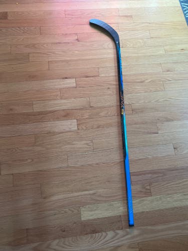 New Right Handed P92 Nexus Sync Hockey Stick