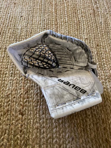 Bauer Goalie Glove M5 / Senior