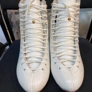 New Old Stock Size 6 Narrow Harlick Figure Skates