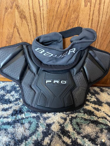 Sr Bauer Pro Goalie Throat Guard