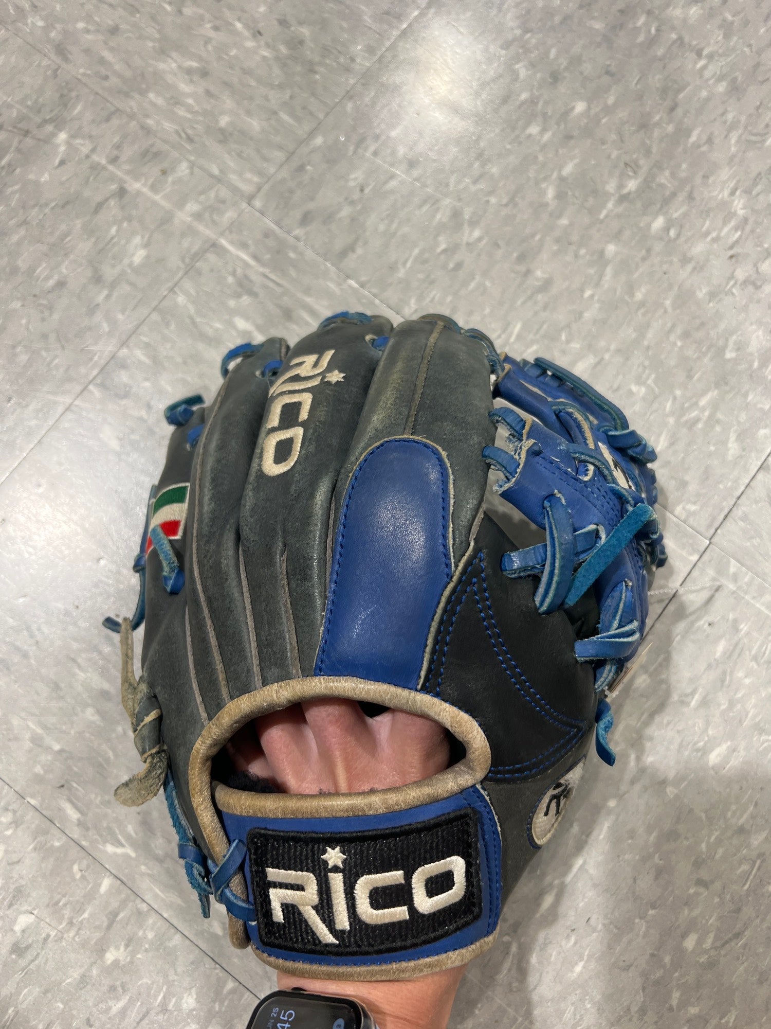 Used Rico Scrap Right Hand Throw Infield Baseball Glove 12
