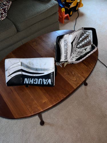 Custom Vaughn v6 2000 pro glove and v7 xf pro carbon blocker