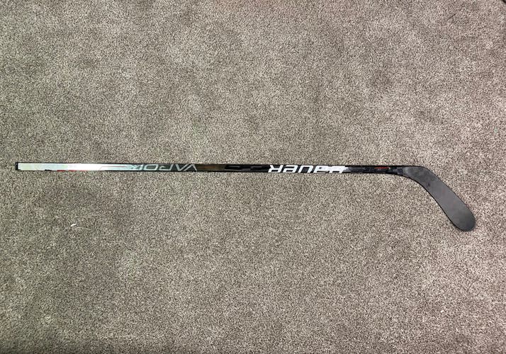 Senior Right Handed P28 Vapor Hyperlite Hockey Stick