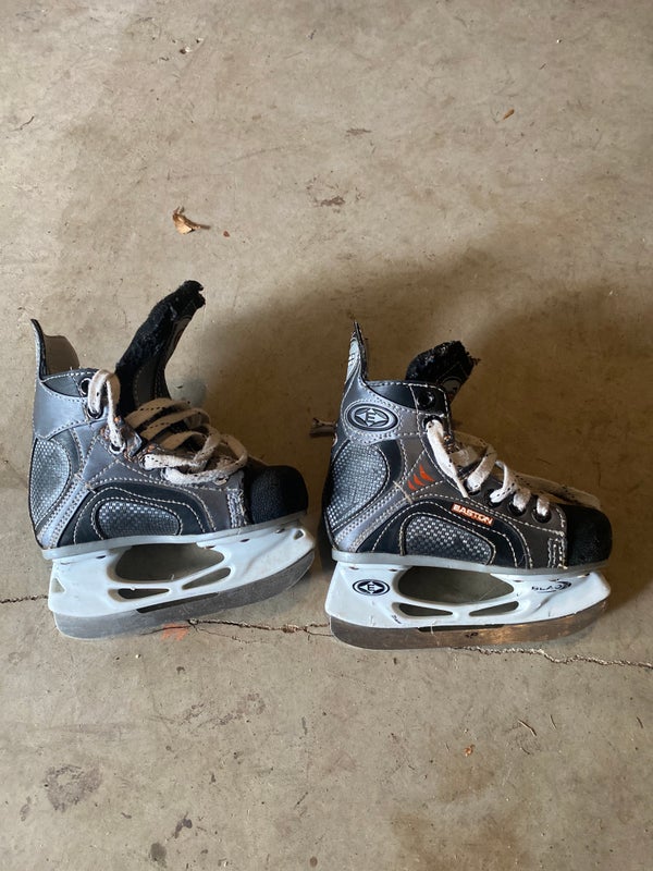 Easton Synergy SE16 Hockey Skates for sale