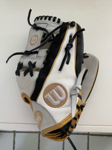 Used Right Hand Throw Wilson A2000 Softball Glove 12" Pro Stock Great condition barely used