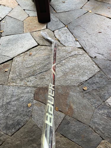 New Senior Left Hand P92 Vapor APX Hockey Stick