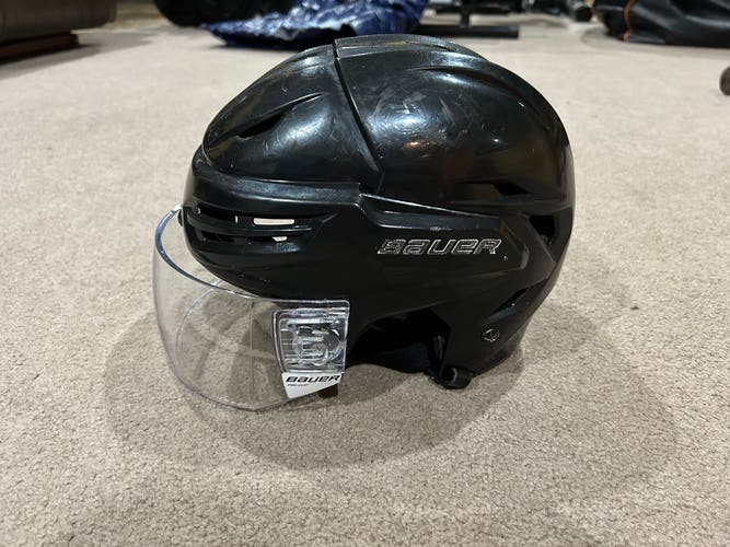 Used Medium Bauer Re-Akt 95 Helmet
