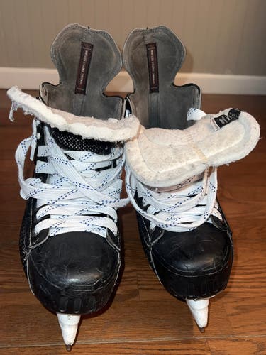Used Bauer Supreme 4.0 Flex Lite Size 10.5 EE