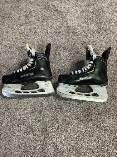 Bauer Size 4 Supreme 2S Hockey Skates