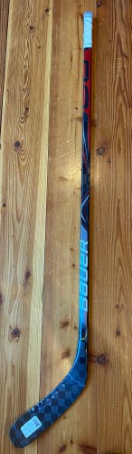 Gently Used Junior Right Handed P88 Vapor FlyLite Hockey Stick