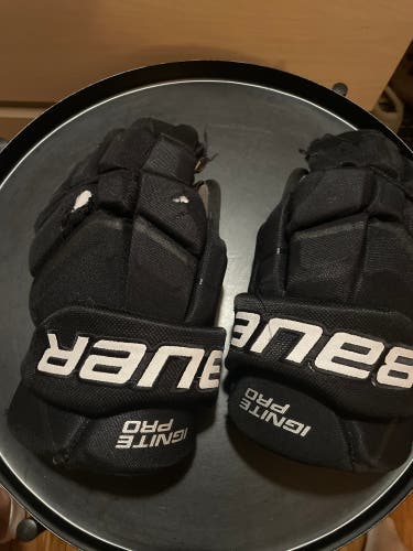 Used Bauer 13"  Supreme Ignite Pro Gloves