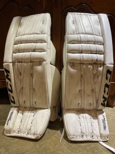 34" CCM  Extreme Flex 860 Goalie Leg Pads