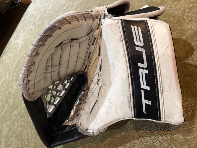 True  Regular L87 Goalie Glove. Used.