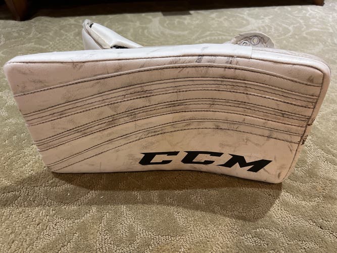 CCM Extreme Flex Pro Goalie Blocker, Regular. Used.