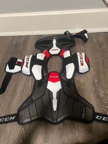 CCM Jr Medium Hockey Shoulder Pads