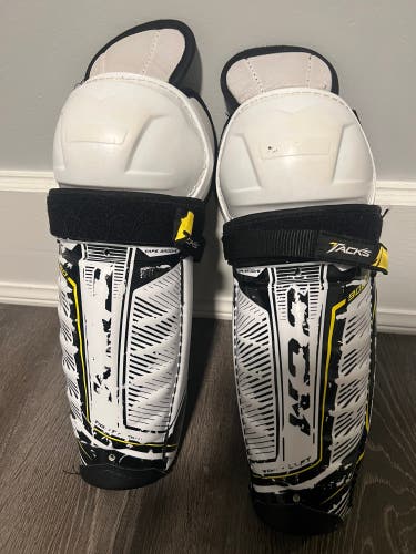 CCM Tacks Jr Shin Pads 11”