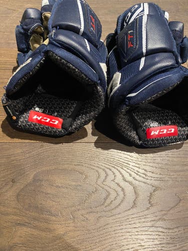 Used CCM 11" Jetspeed FT1 Gloves