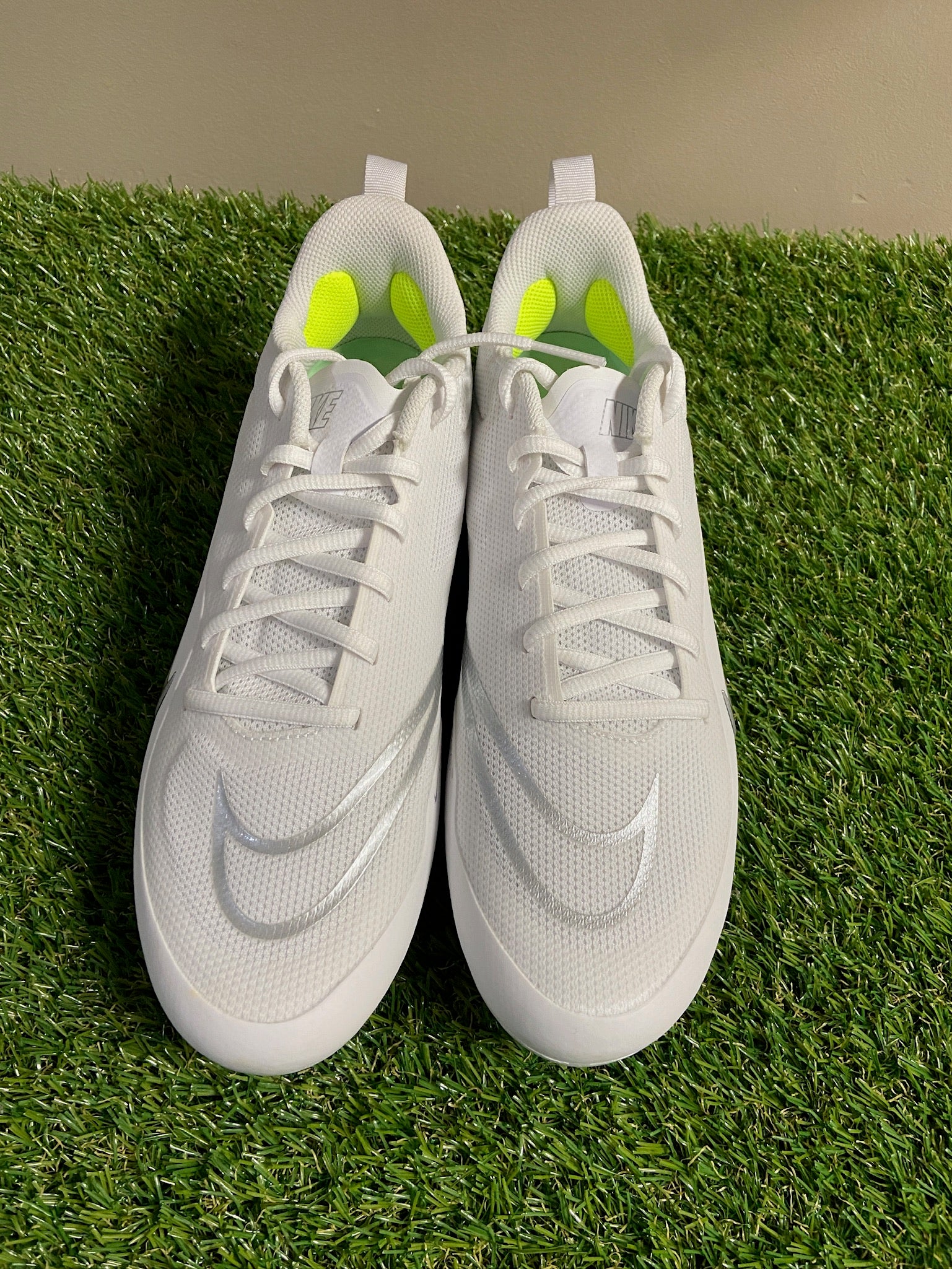 SOLD* Nike Alpha Huarache 8 Pro LAX Lacrosse Cleats White CW4439-110 Men's  10 NEW | SidelineSwap