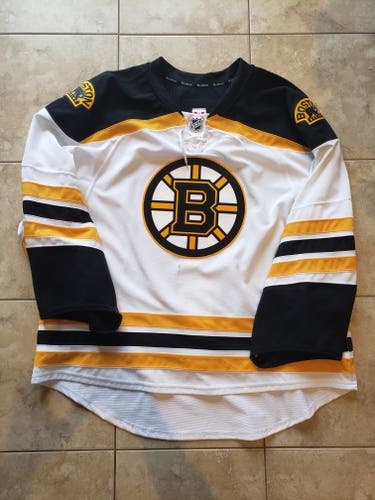 *RARE* Goalie Cut Boston Bruins Jersey - 58g