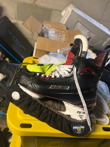 New Bauer Regular Width Pro Stock Size 8.5 Vapor 1X 2.0 Hockey Skates