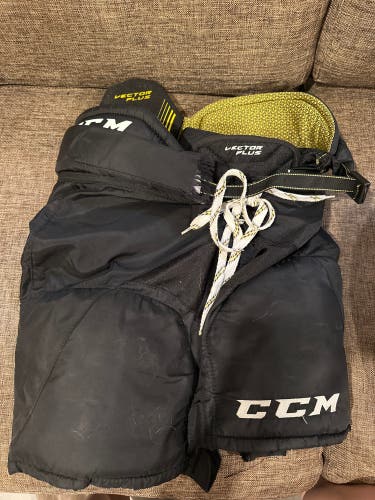 Junior Medium CCM Vector Plus Hockey Pants