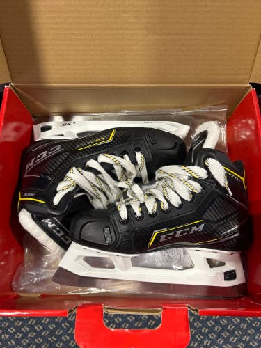 New CCM Regular Width  Size 5 Tacks 9370 Goalie Hockey Skates