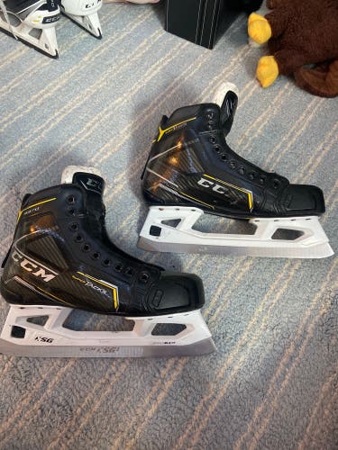Used CCM Regular Width  Size 8 Super Tacks 9370 Hockey Skates