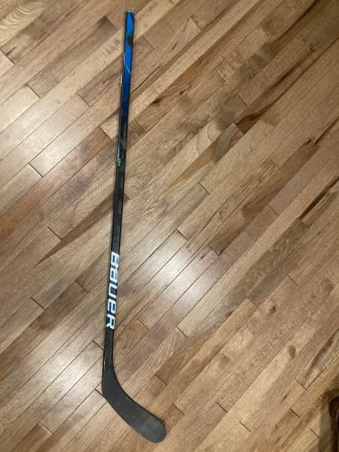 Junior Used Left Hand Bauer Nexus Geo Hockey Stick P28 Pro Stock
