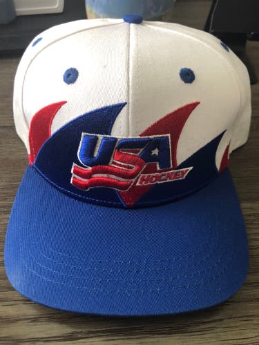 Team USA Hockey Streaker Shark Tooth SnapBack Hat