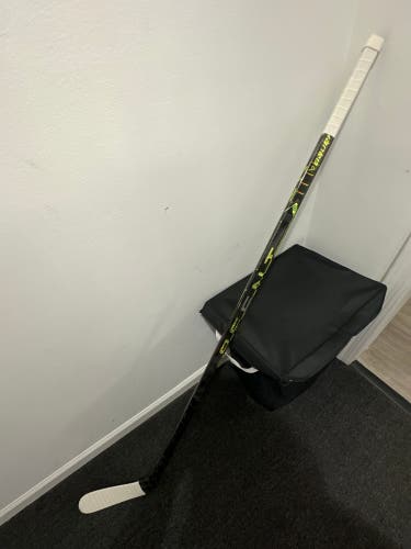 Used Right Handed P92 Ag5nt Hockey Stick