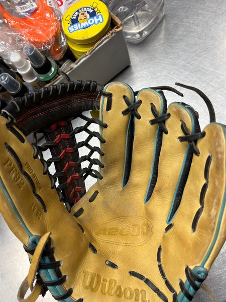 Outfield 12.25" A2000 Baseball Glove