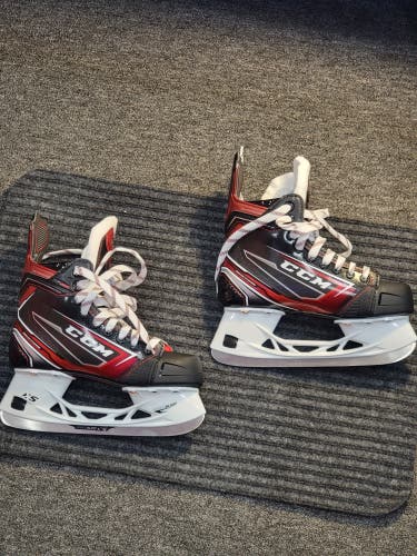 Junior New CCM JetSpeed FT480 Hockey Skates Size 4
