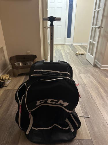 CCM Hockey Wheelie/backpack