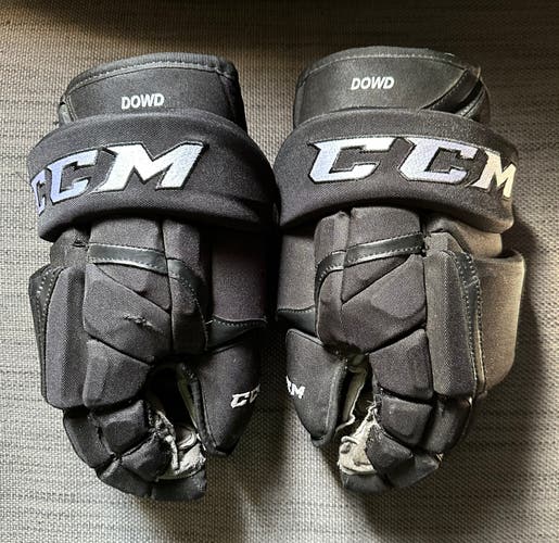 CCM HG 12 Pro Hockey Gloves Los Angeles Kings
