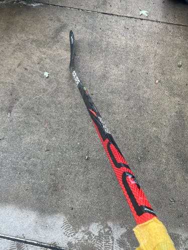 Used Right Handed P28 Vapor FlyLite Hockey Stick