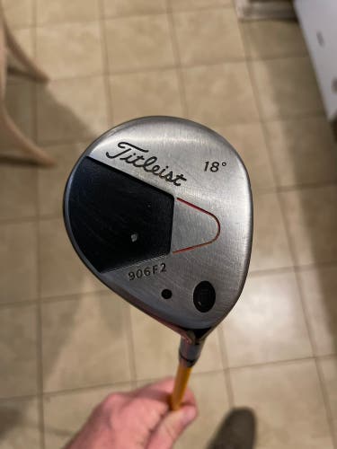 Men's Right Handed Stiff Flex Loft 18 906F2 Fairway Wood