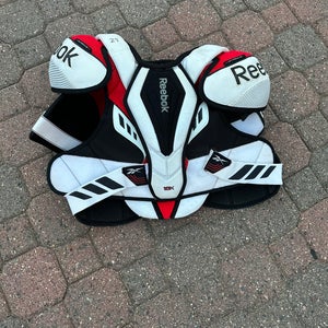 REEBOK 18K SHOULDER PADS-SENIOR
