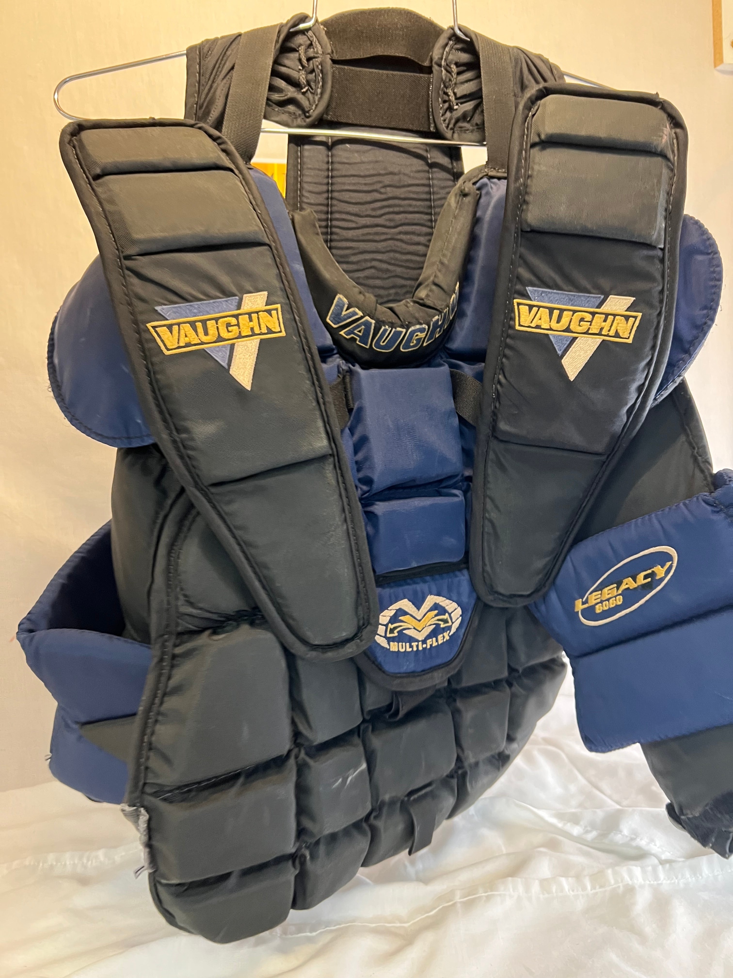 Used Large Vaughn Legacy 6060 Goalie Chest Protector