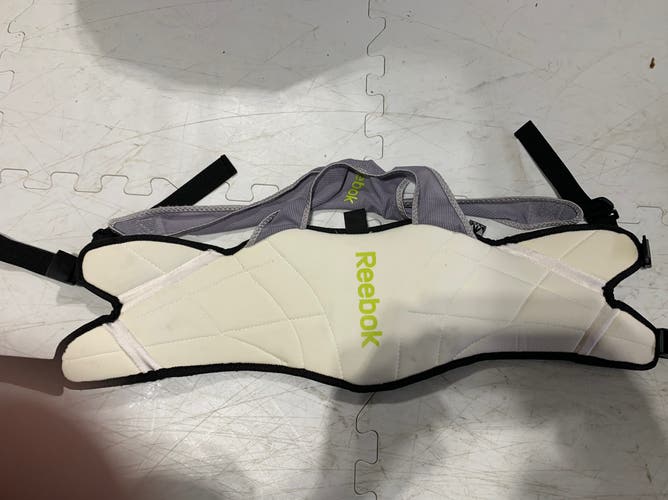 New Reebok 5k lacrosse rib kidney guard protector pads sz medium