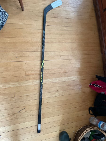 Senior Right Handed P29 Super Tacks AS4 Pro Hockey Stick
