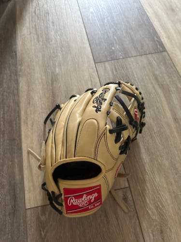 Used Right Hand Throw 11.5" Gg elite Catcher's Glove