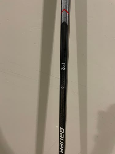 Senior Right Handed P92  Bauer Vapor League Hockey Stick