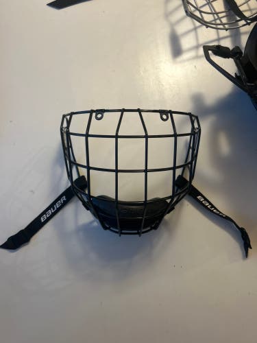 Used Medium Bauer Full Cage Profile II Facemask
