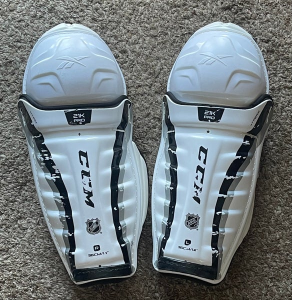 CCM 21K Shin Pads