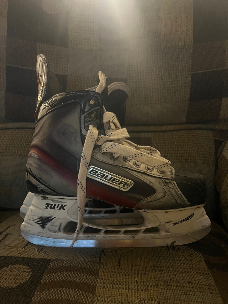 Pro Stock Size 8 Bauer Vapor X7.0 Hockey Skates