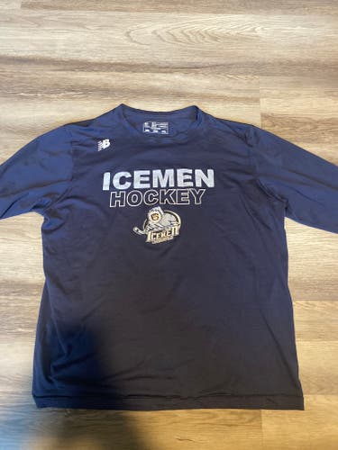 Blue Used XL Adult Unisex New Balance Shirt