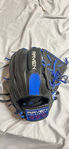 Raven Pitching Glove