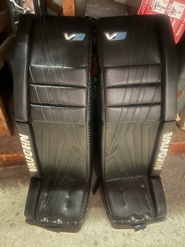 31" +2 Vaughn  Velocity V9 Goalie Leg Pads