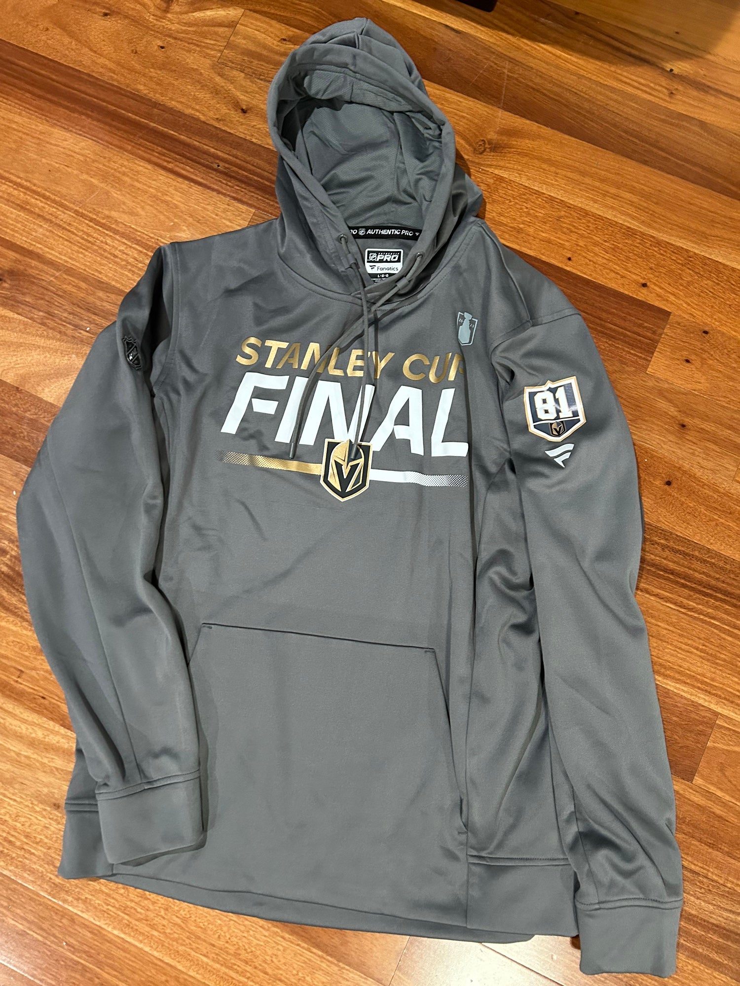 Jack Eichel Player TEAM ISSUE Vegas Golden Knights Fanatics Authentic Pro  Hoodie L Game Used